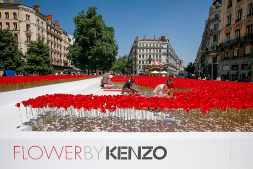 KENZO - Communication Presse parfum Flower by Kenzo LYON 2009